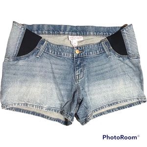 Isabel Maternity by Ingrid and Isabel Side Panel Maternity Short Size 10, Blue